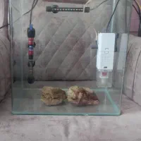 اکواریوم با تمام لوازم