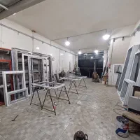 سازنده انواع درب وپنچره های المنیومی