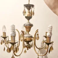 یک عدد لوستر برنجی