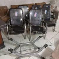 میز و صندلی اداری.