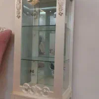 ویترین شیشه ای