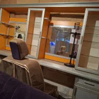 ویترین ارایشگاه