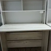 فروش تعدادی میز مطالعه و صندلی
