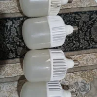 لامپ و پروژکتور