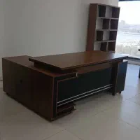 میز مدیریت میز کارمندی مدل آکا نما هایگلاس