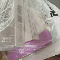 تعدادی ظرف نو و در حد نو و وسایل منزل