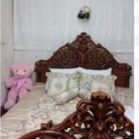 تخت خواب ۲ نفره تمام چوب + دراور و آینه (در حد نو)
