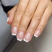 تخفیف کاشت ناخن به مدت یک هفته