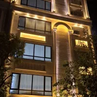 اپارتمان با مغازه فروشی شیک و مدرن