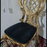 میز ناهار خوری با نیز گرد ورق طلا چوبنی