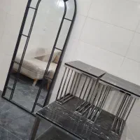 اینه قدی و میز عسلی