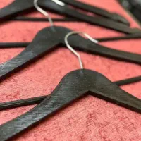 چوب‌لباسی رگال طرح چوب شیک و مقاوم