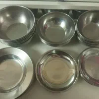 مقداری ظرف استیل