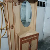 جاکفشی و آویز لباس