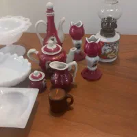 تعدای ظزوف قدیمی سنگ صدفی