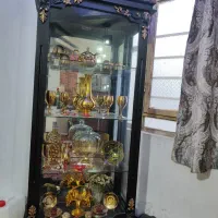 بوفه با تمام وسایل سلطنتی