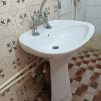 روشویی و شیر