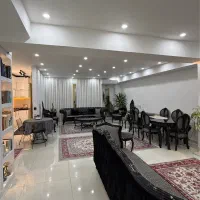 طراحی-منحصر-به-فرد-دو-کله-بر-خیابان-مجلسی