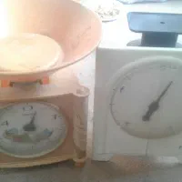 دوعددترازواشپزخانه سالم وتمیز