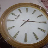 ساعت بزرگ اکریل دار  طلایی زیبا