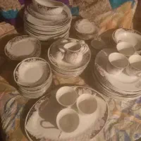 سرویس غذا خوری چینی ۸۸ پارچه ی قدیمی