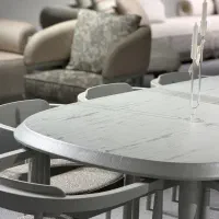 رنگ کار و زیر کارچی مبل و کارگر ساده