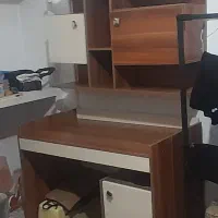 میز‌ کامپیوتر و تحریر