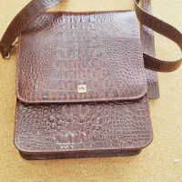کیف چرم منط مدل دوشی خوش رنگ وزیبا