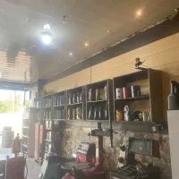 همکار برای کار در تعویض روغنی