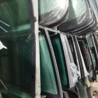 شیشه اتومبیل نگین.      حتی روز های تعطیل