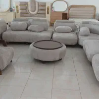 به چند نجار ماهر ونیمه نیازمندیم  راحتی