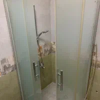 شیشه سکوریت حمام در حد نو