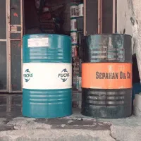 خرید و فروش انواع بشکه ۲۲۰ لیتری‌ و۲۰ لیتری