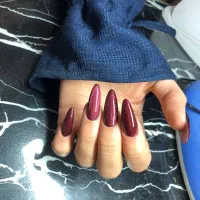 خدمات تخصصی ناخن و پدیکور