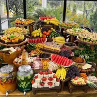 فینگرفود گل آرایی میوه آرایی باکس گل سینی میوه مزه