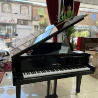 پیانو آکوستیک گرند پرل ریول در رویال موزیک