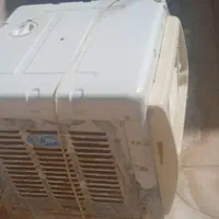 کولر آبی روی میز