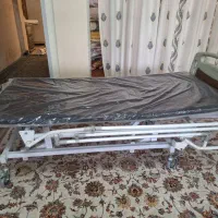 تخت بیمارستانی خیلی تمیز