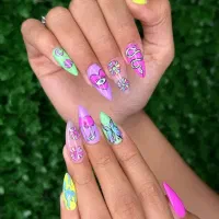 مژه اکستنشن کار،ناخن کار،طراح پلی ژل کار