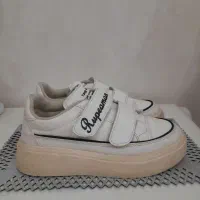 کفش سایز ۳۷