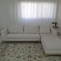 کاناپه و میز عسلی
