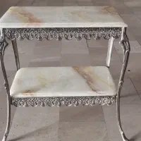 میز برنجی با سنگ مر مر