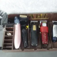 صندلی و ماشین اصلاح