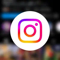 یک خانم برای مدل پیج اینستاگرام