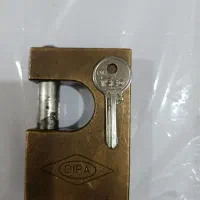 قفل کتابی گیرا