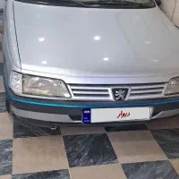 پژومدل۹۶یه لکه رنگ