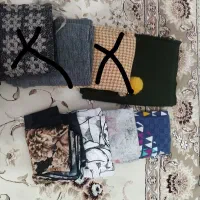 تعدادی روسری و شال فروشی
