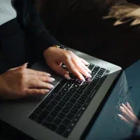 استخدام منشی (گروه پژمان موتور)