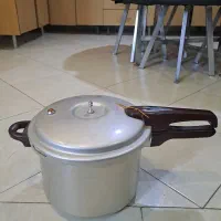 زودپز برند Unique اصل در حد نو