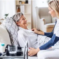 پرستار خانم جهت سالمند در بیمارستان